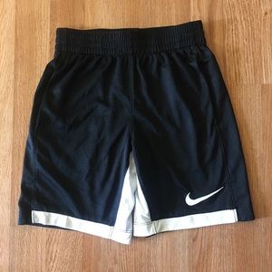 Boys Nike 🏀 Shorts